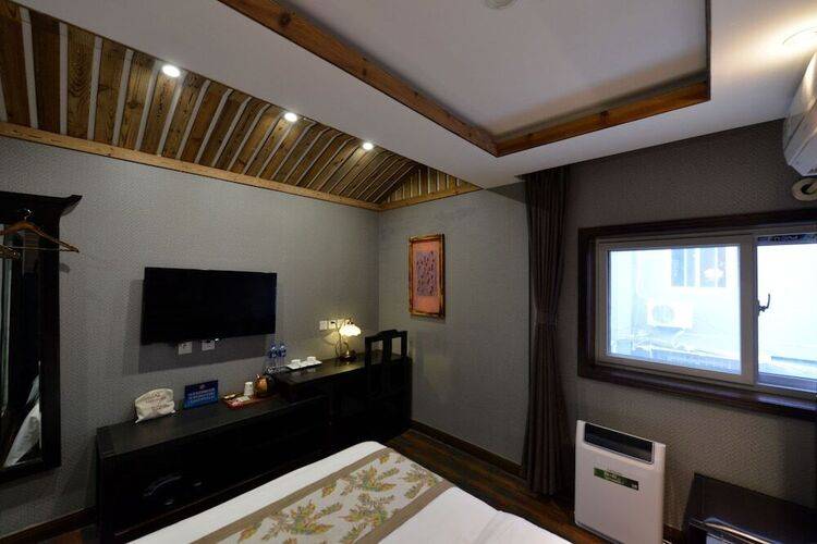 East Hotel The Forbidden City Drum Tower