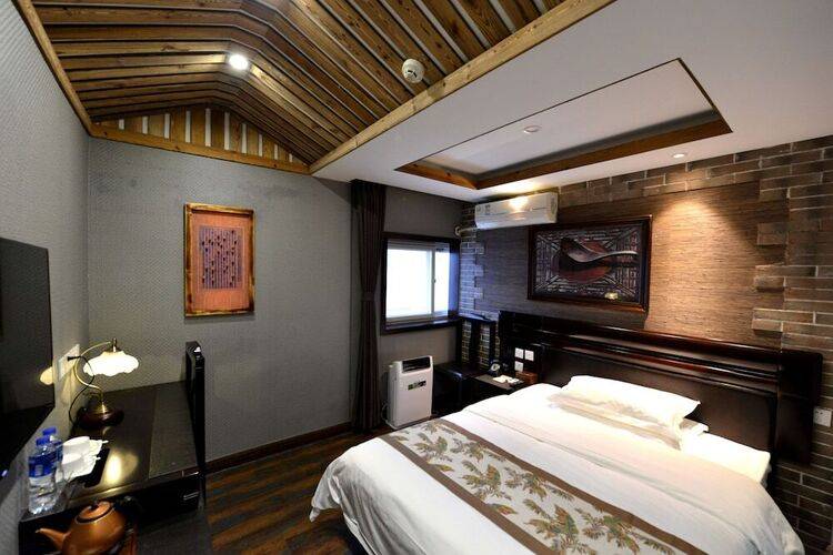 East Hotel The Forbidden City Drum Tower