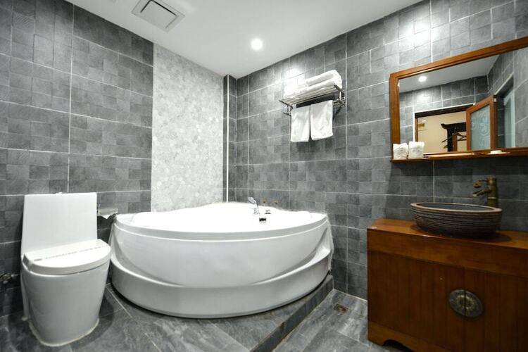 East Hotel The Forbidden City Drum Tower