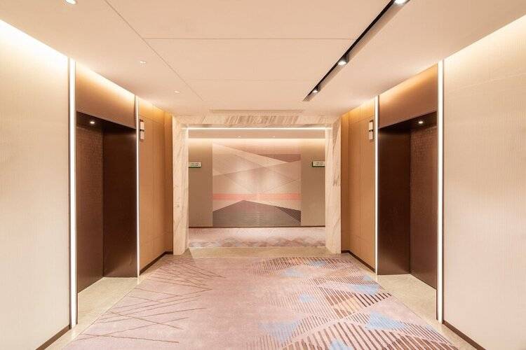 Holiday Inn Shanghai Nanjing Road, An Ihg Hotel