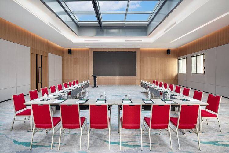 Holiday Inn Shanghai Nanjing Road, An Ihg Hotel