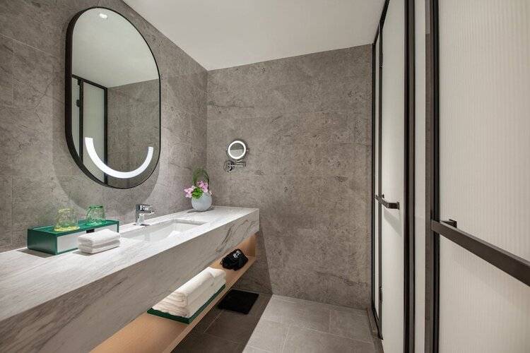 Holiday Inn Shanghai Nanjing Road, An Ihg Hotel