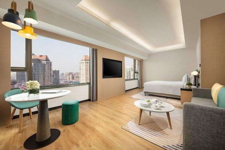 Holiday Inn Shanghai Nanjing Road, An Ihg Hotel