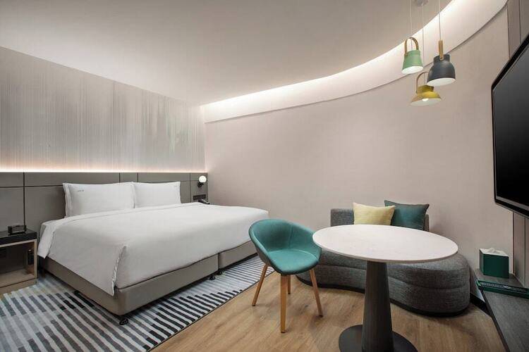 Holiday Inn Shanghai Nanjing Road, An Ihg Hotel