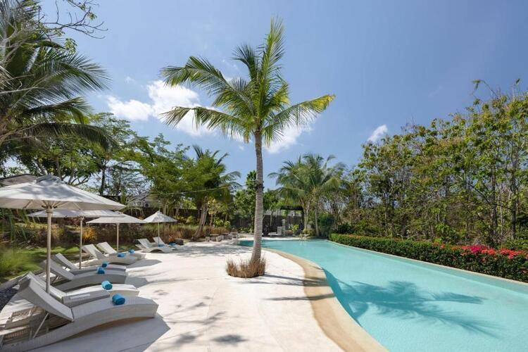 Cross Bali Breakers Resort