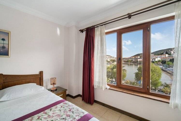 Fora Apart Hotel