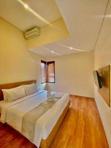 Grand Kesambi Resort And Villa