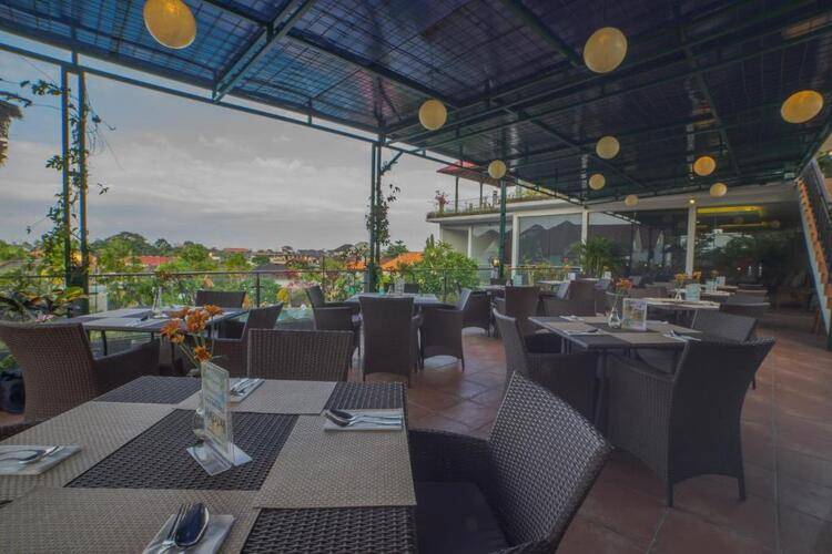 Grand Kesambi Resort And Villa