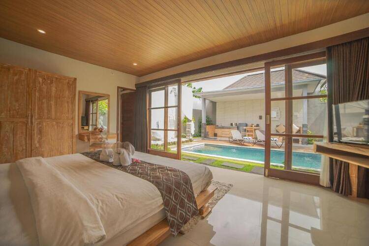 Grand Kesambi Resort And Villa