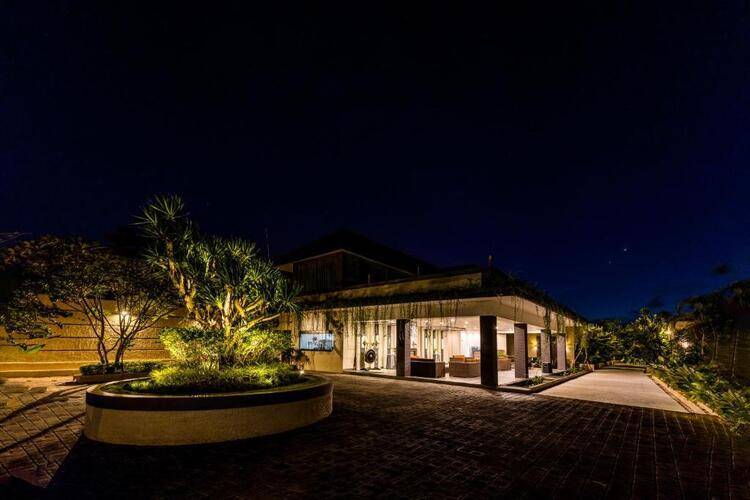 Luxotic Private Villa And Resort