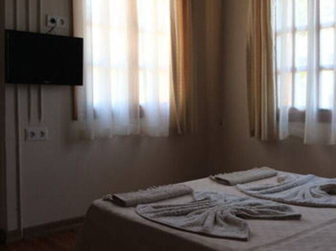 Otel Wood House