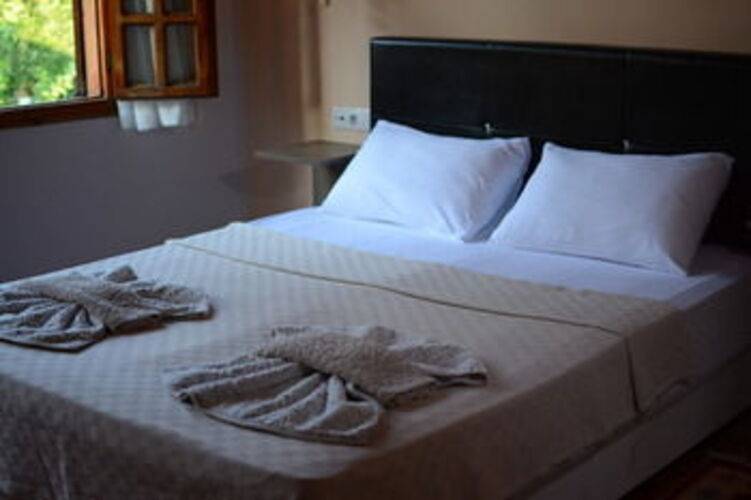 Otel Wood House