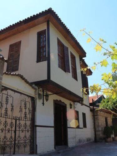 Otel Wood House