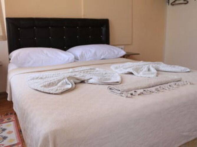 Otel Wood House