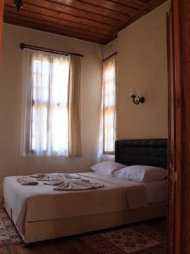 Otel Wood House
