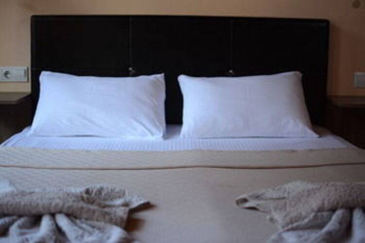 Otel Wood House