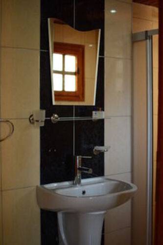 Otel Wood House