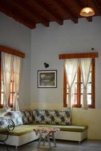 Otel Wood House