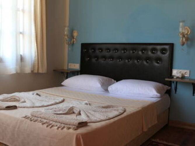 Otel Wood House