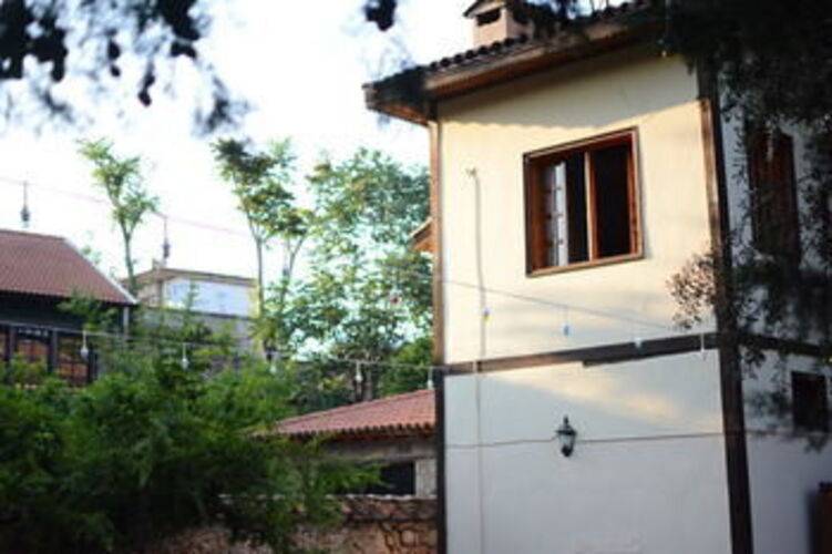 Otel Wood House