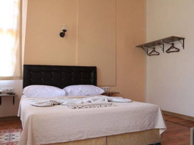 Otel Wood House