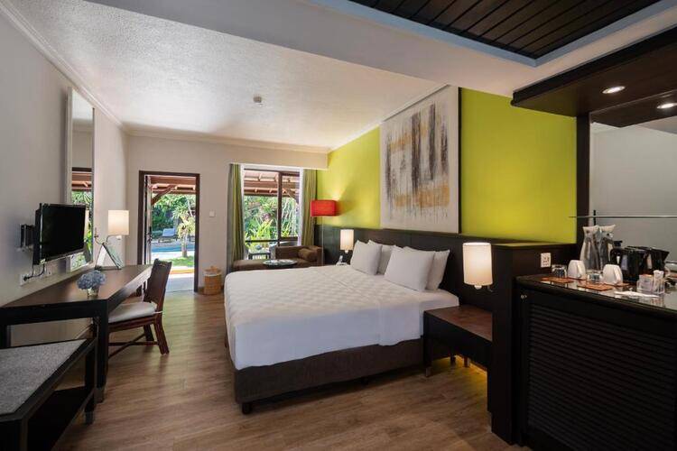 Prime Plaza Hotel