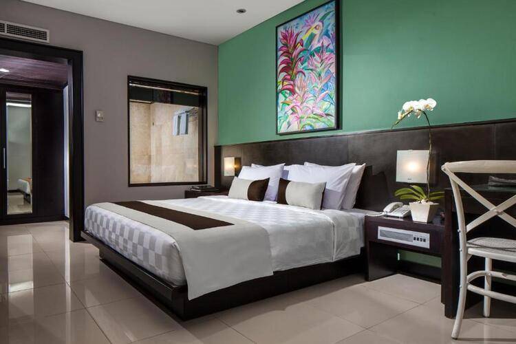 Prime Plaza Hotel