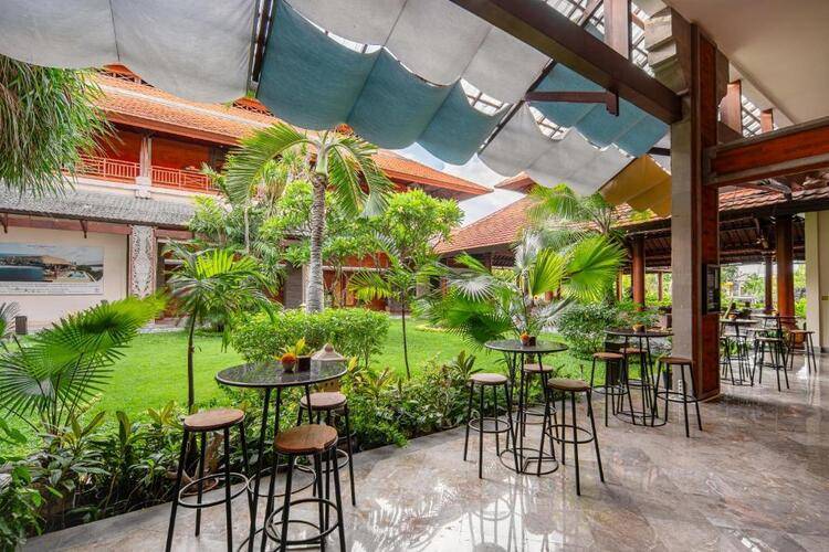 Prime Plaza Hotel