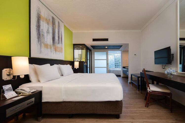 Prime Plaza Hotel
