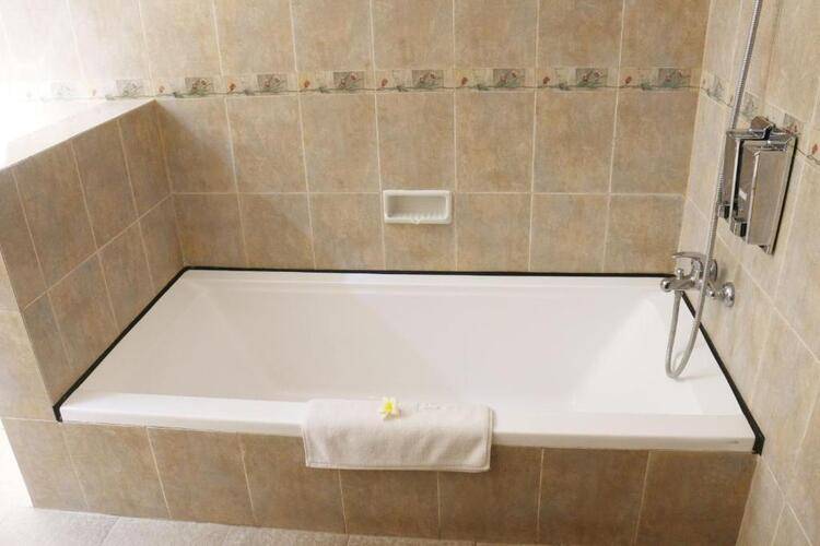 Puri Saron Lovina Hotel