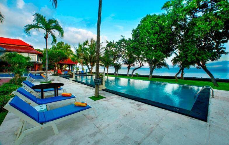 Puri Saron Lovina Hotel