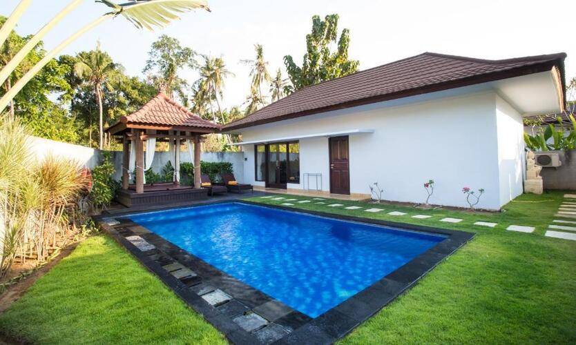 Puri Saron Lovina Hotel