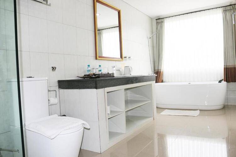 Puri Saron Lovina Hotel