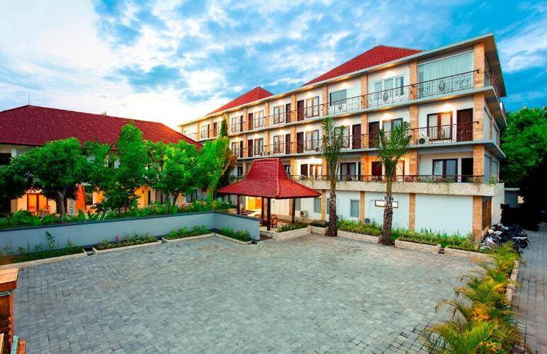 Puri Saron Lovina Hotel