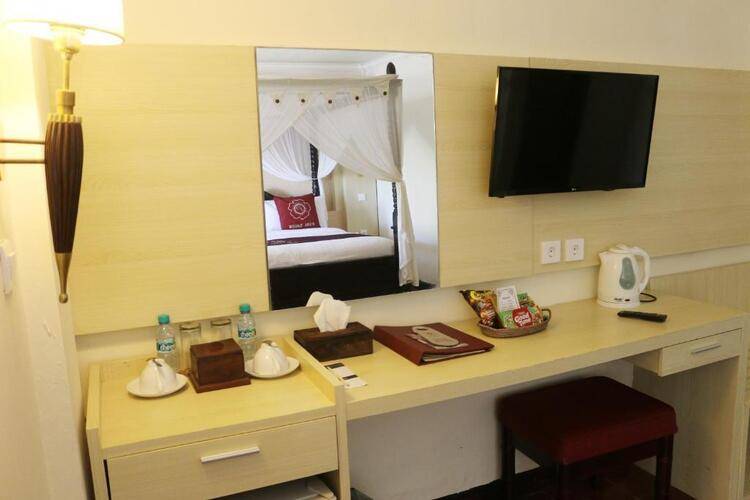 Puri Saron Lovina Hotel