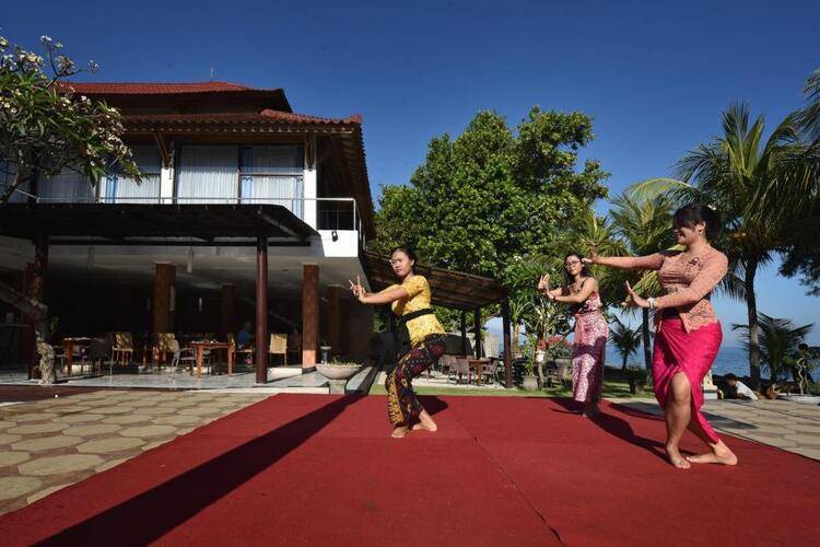 Puri Saron Lovina Hotel