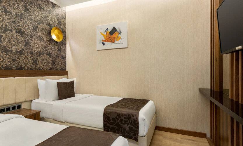 Trademark Collection By Wyndham Operla Airport Hotels