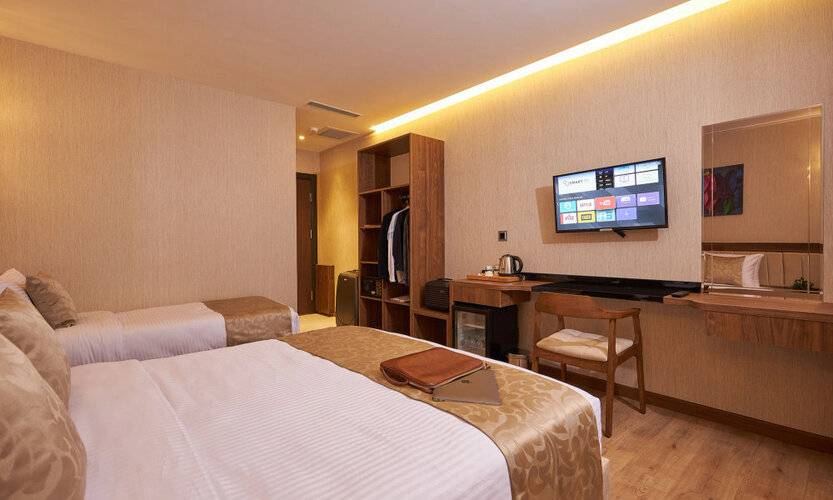 Trademark Collection By Wyndham Operla Airport Hotels