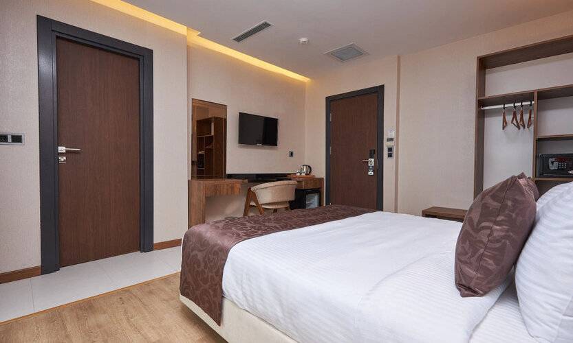 Trademark Collection By Wyndham Operla Airport Hotels