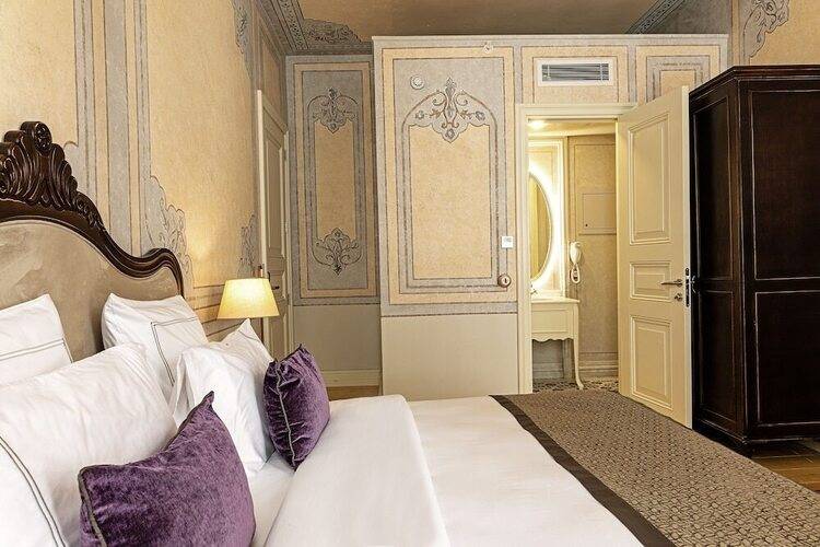 Meroddi Barnathan Hotel