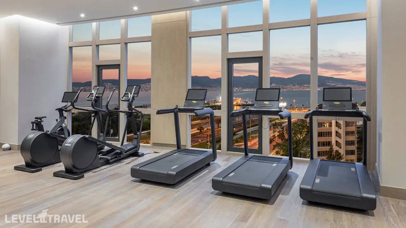 фотографии отеля Hyatt Regency Izmir Istinye Park в Турция(Балчова) - фото №4