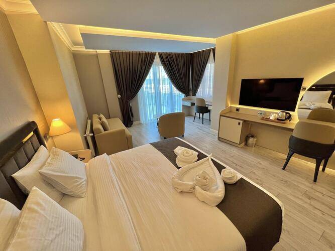 Mq Hotel Suites
