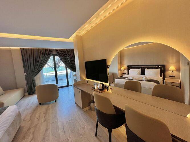 Mq Hotel Suites