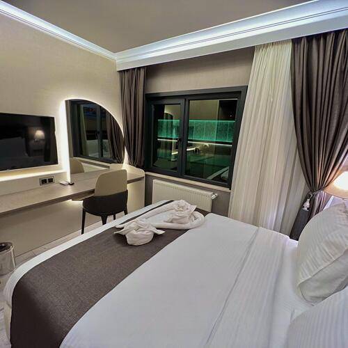 Mq Hotel Suites