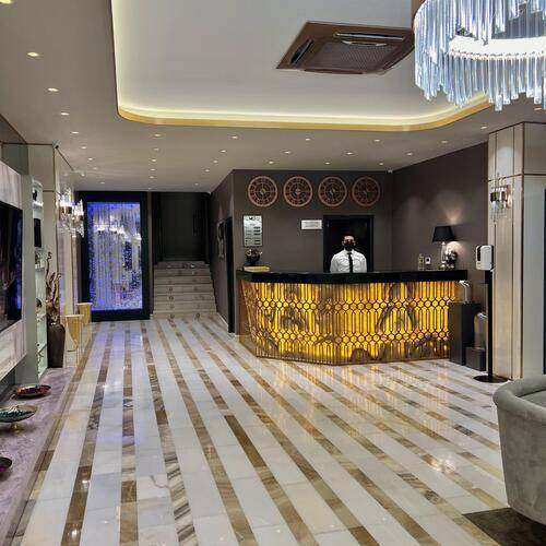 Mq Hotel Suites