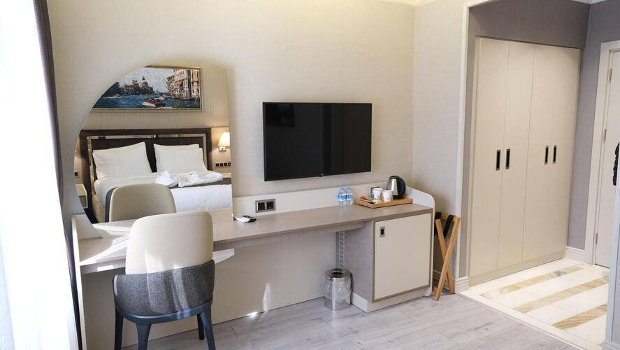 Mq Hotel Suites