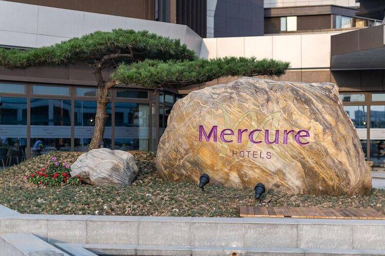 Mercure Shanghai Necc