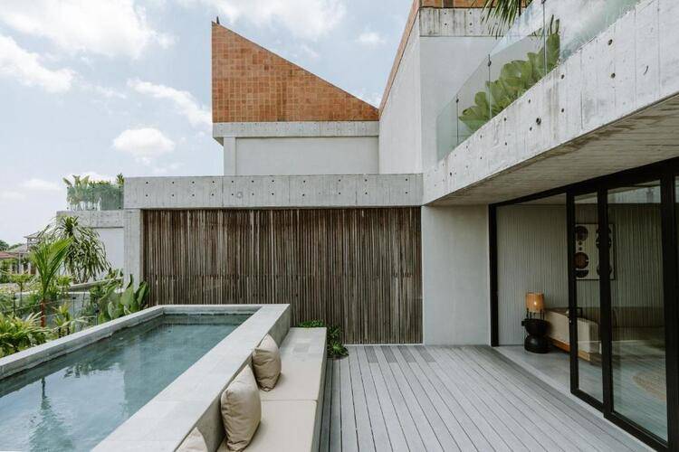 The Komu Bali