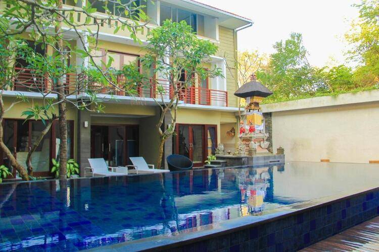 Transera Kamini Legian Hotel