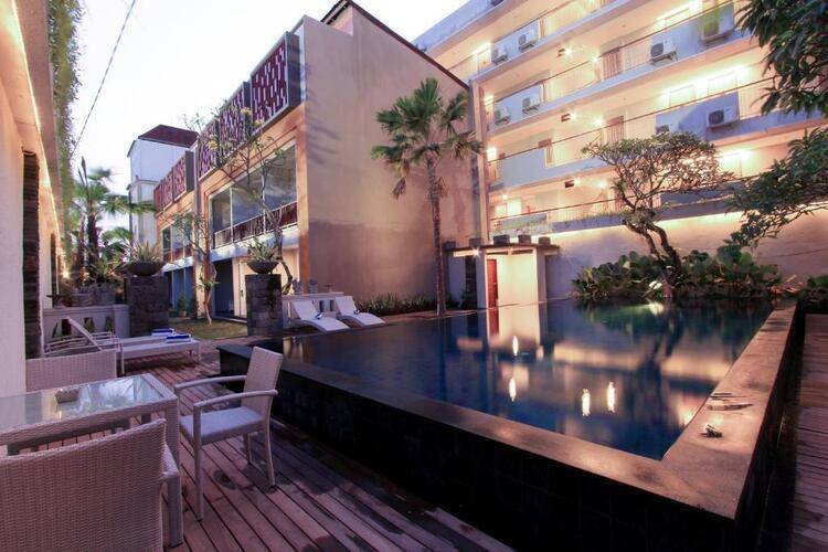 Transera Kamini Legian Hotel